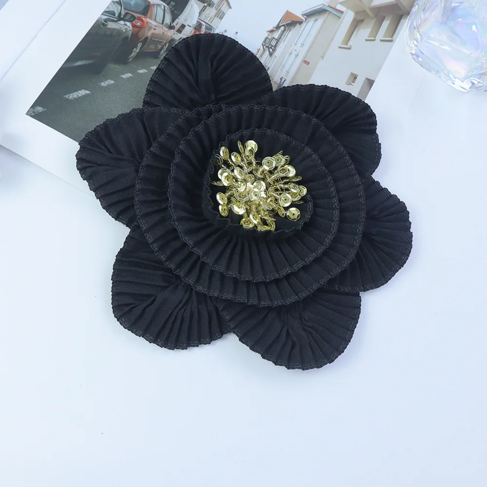 Vintage Pleated Rose Flower Brooch Pin for Women Handmade Applique Fabrics Badge Party Wedding Corsage Elegant Jewelry Accessory