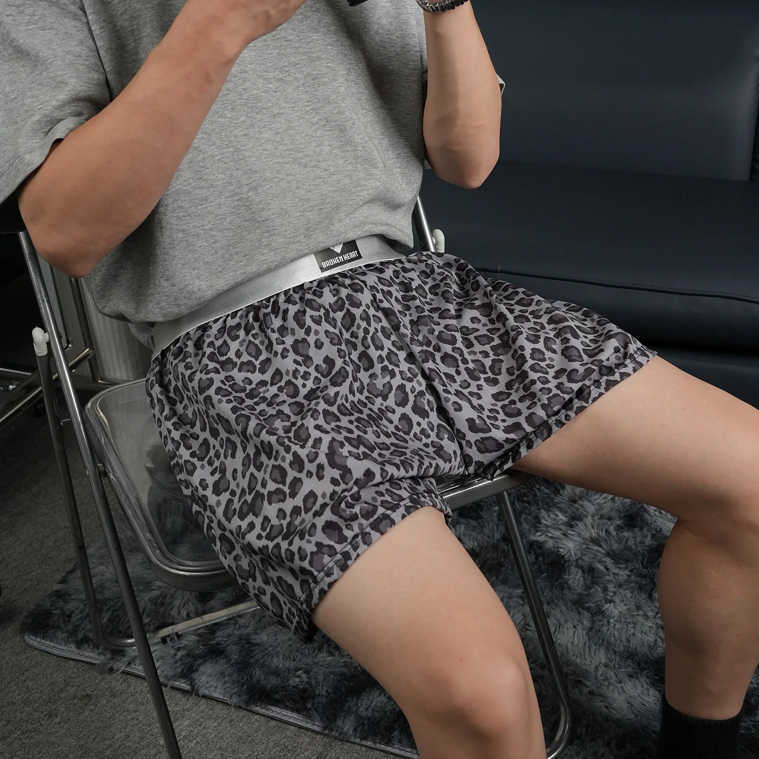 

2024 Summer Men's Boxer Shorts Ice Silk Leopard Print Lounge Pants Breathable Loose Fit Comfy Home Wear Underwear Wholesale