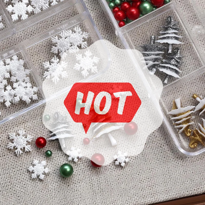 ลูกปัดตกแต่งเล็บลายเกล็ดหิมะสีแดง/เขียว 6 ช่อง/กล่อง ขนาดคละสี หลากสีสัน สำหรับตกแต่งเล็บช่วงคริสต์มาส