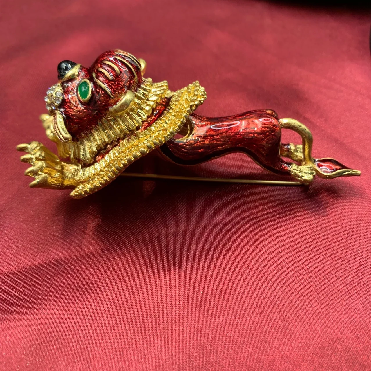 Vintage Chinese Style Lion Brooch Enamel Color Craft Full of Three-Dimensional Effect New Year Edition