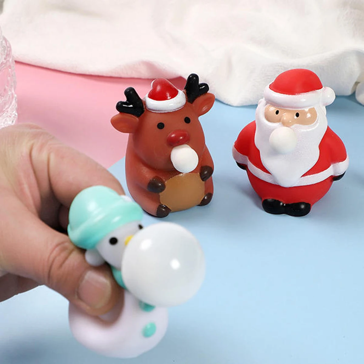 Jouet d'extrusion de noël mignon, boules Anti-Stress, père noël, bonhomme de neige, élan, décompression, jouets sensoriels à presser, cadeaux de noël pour enfants