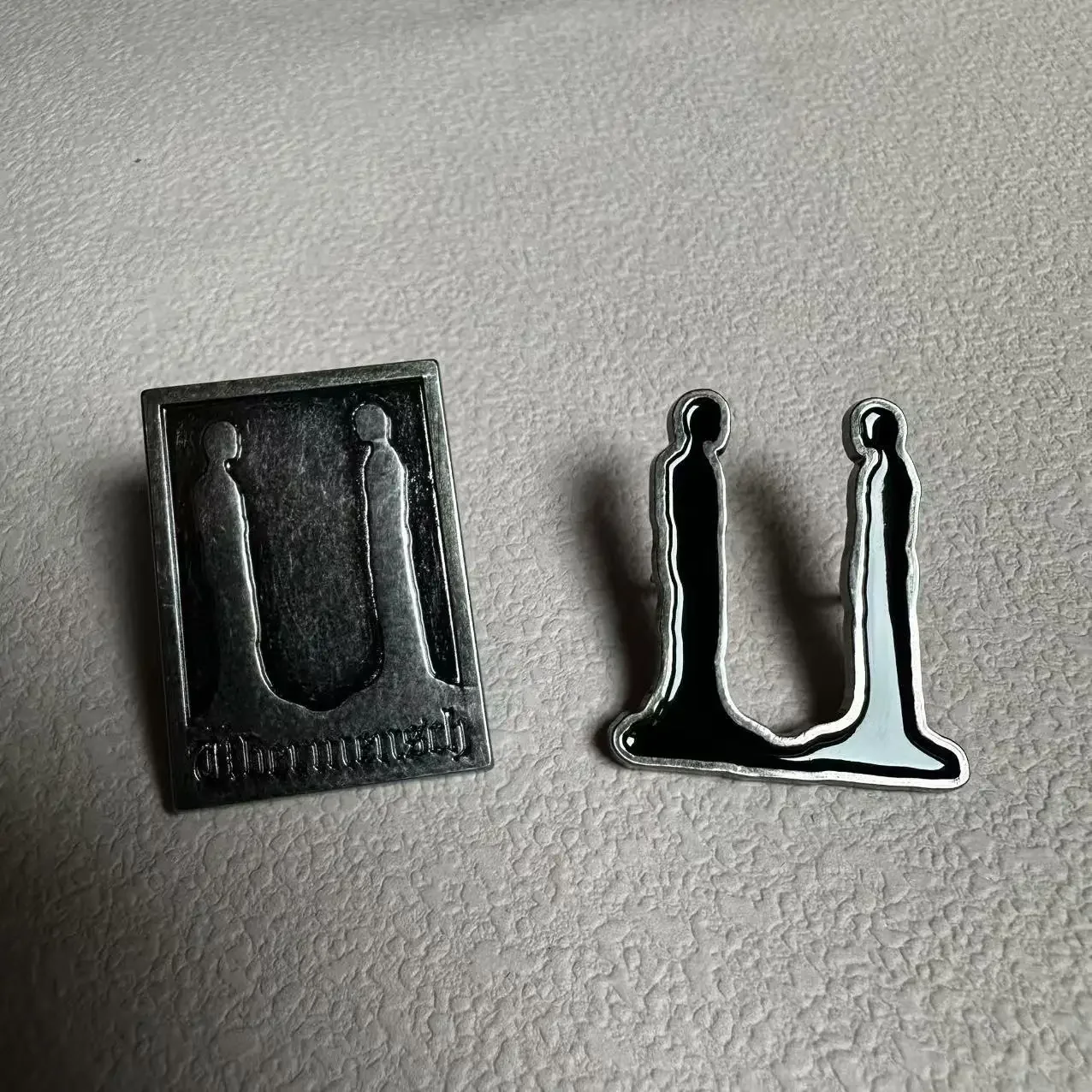 Kpop G-DRAGON 2025 جولة حول العالم دبابيس Overmensch الحفل شارة بروش قبعة دبابيس Bigbang GD بطاقات الصور بطاقة بريدية المشجعين الهدايا