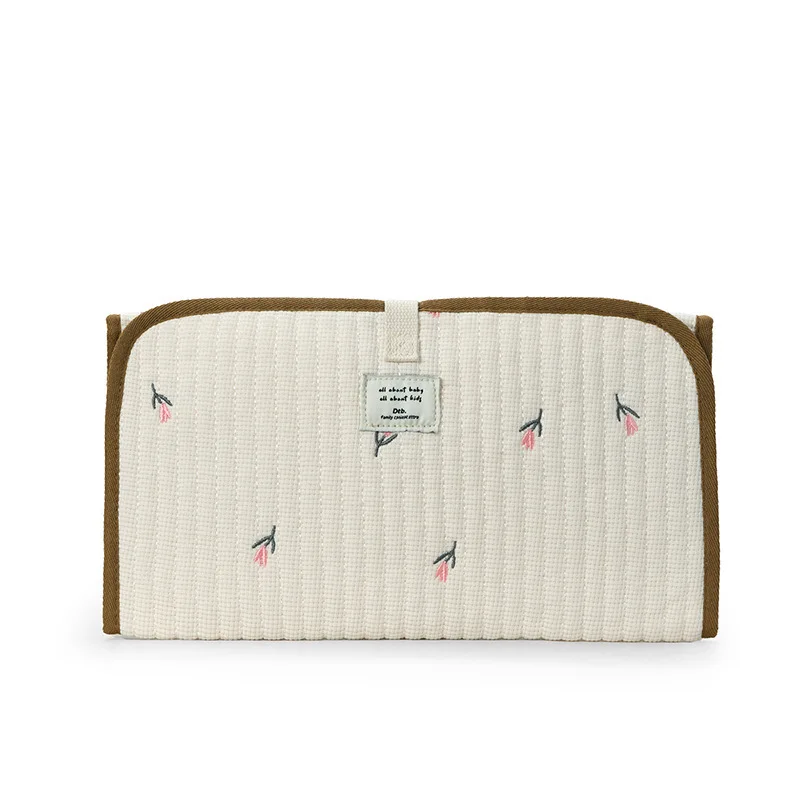 

Портативный чехол для пеленания новорожденных, корейский милый цветочный медведь, коврик для пеленания, складной водонепроницаемый контейнер для салфеток