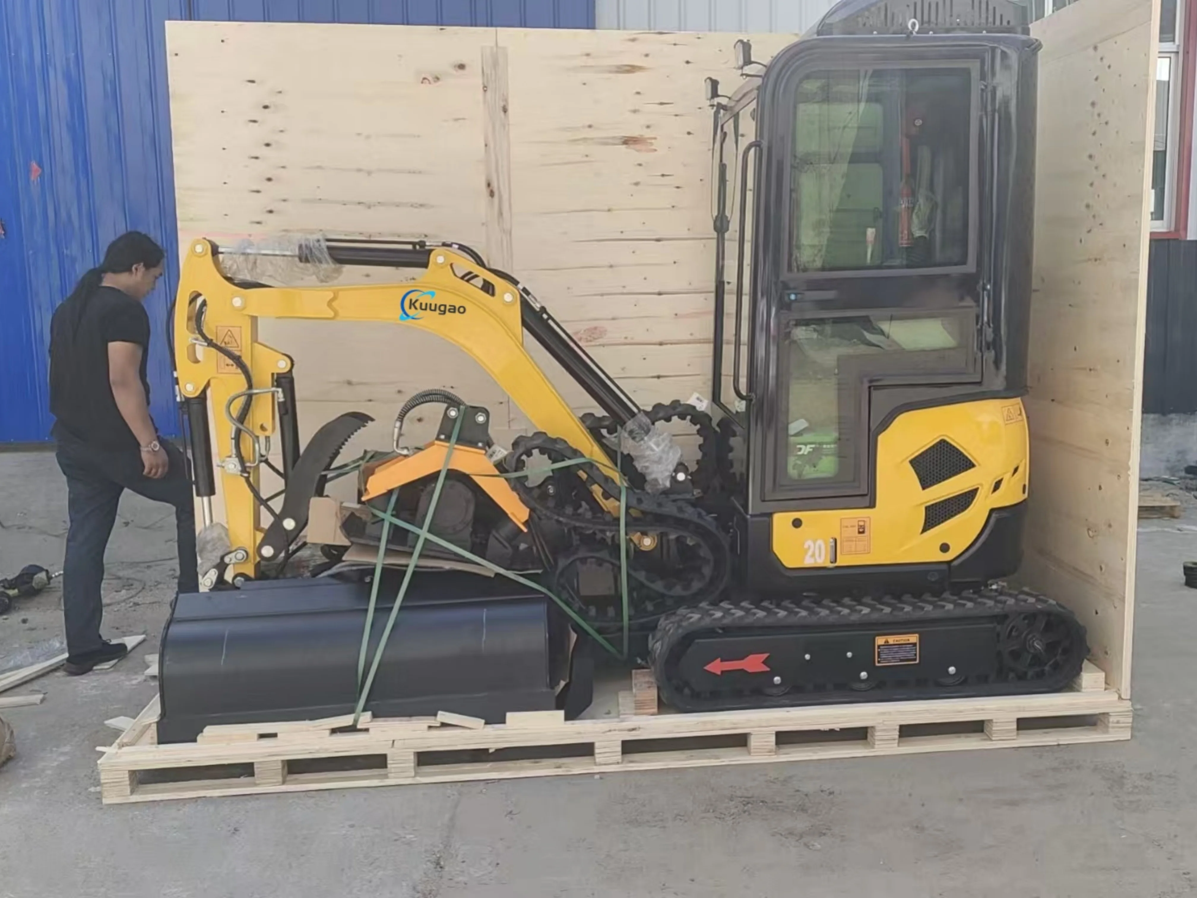 

Mini Excavator 1.8 Ton 2 Ton Kubota Engine Free Shipping China Cheap Crawler Bagger Home Digger Garden Tool For Sale customized