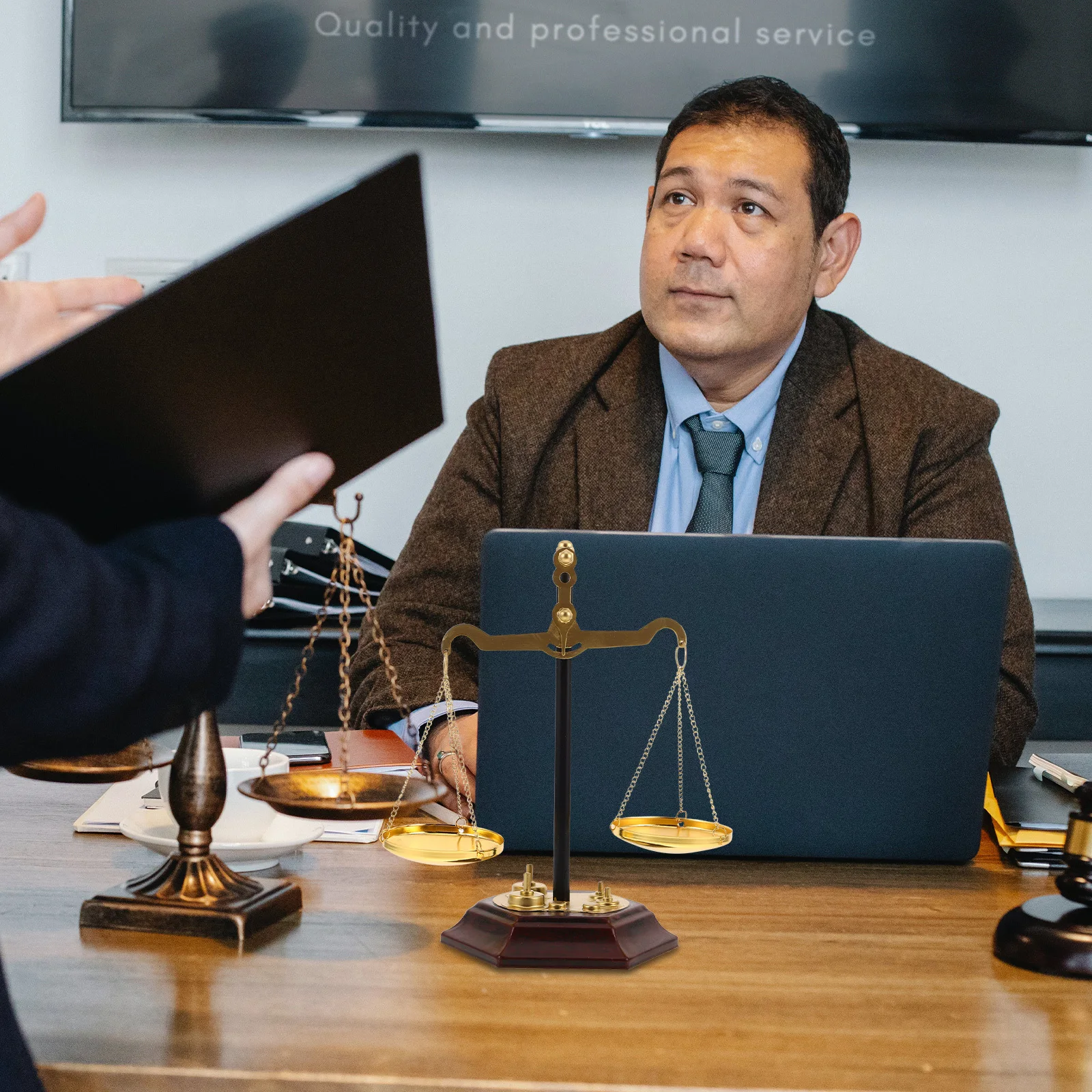 

Metal Balance Scale Ornament Justice Libra Sculpture Office Desk Legal Decoration Scale Balancing Weights