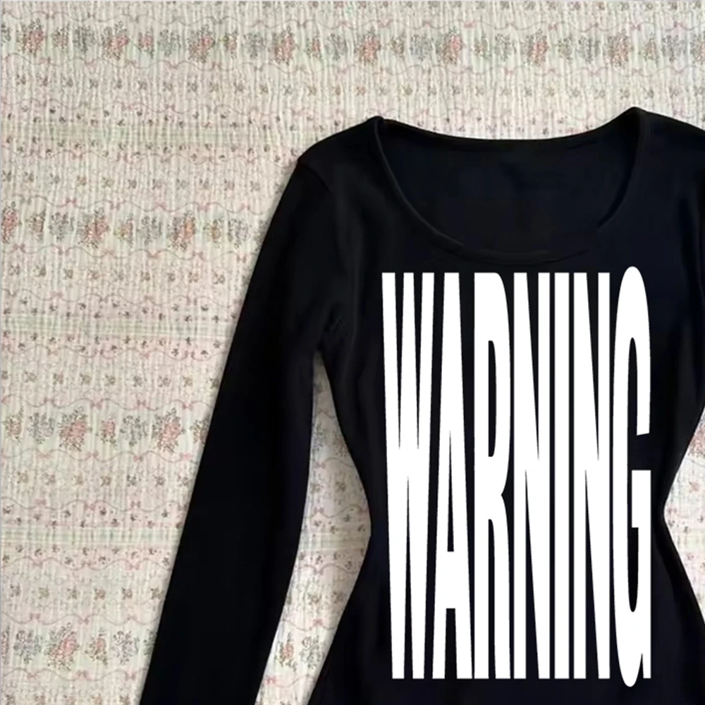 Top da donna T-shirt lunga con lettera gotica girocollo retrò rock grunge punk Y2K top versatile slim urbano casual Harajuku high street