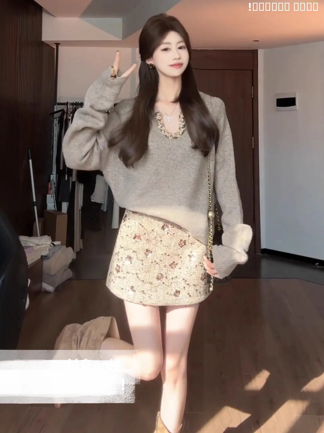 

Ele Coffee Color Sequin V-Ne Loose Knitted Sweater Women's Faionable Autumn Winter Turn-down Collar Casual Top