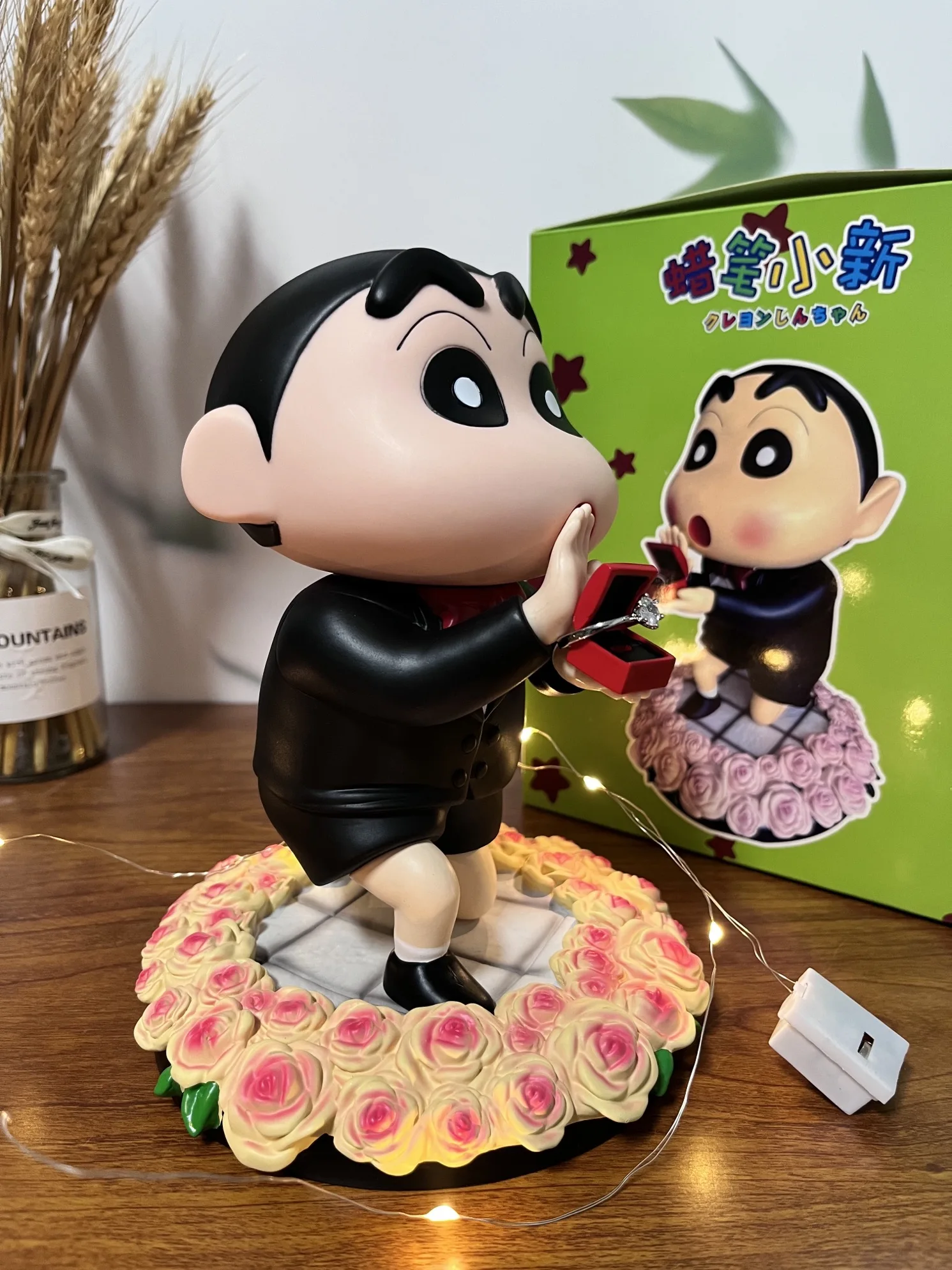 20cm Crayon Shin-chan Figure Kawaii Propose Marriage Crayon Shin-chan Peripheral Series Anime Model Car Collection Decor Doll