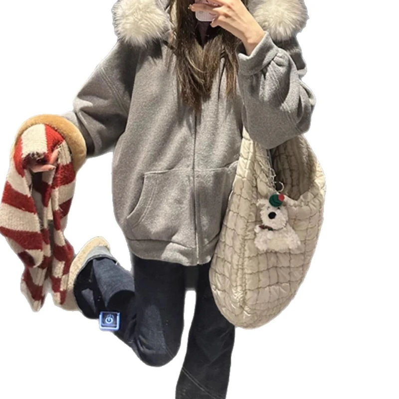 سترة سميكة بغطاء للرأس مع ياقة كبيرة من الفرو في خريف وشتاء 2025، بلايز نسائية فضفاضة وقصيرة غير رسمية