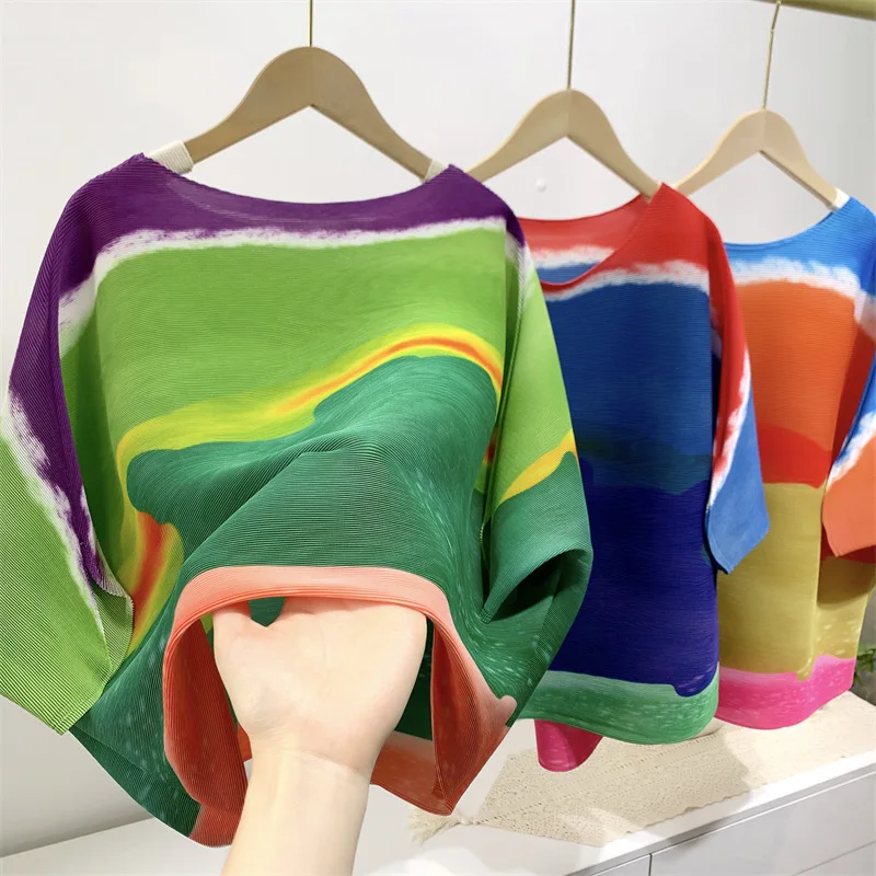 High-quality Miyake 2023 Summer Pleated Women's Tops Toothpick Pleats Women's Niche Printing Fashion T-shirt Five-point Sleeve