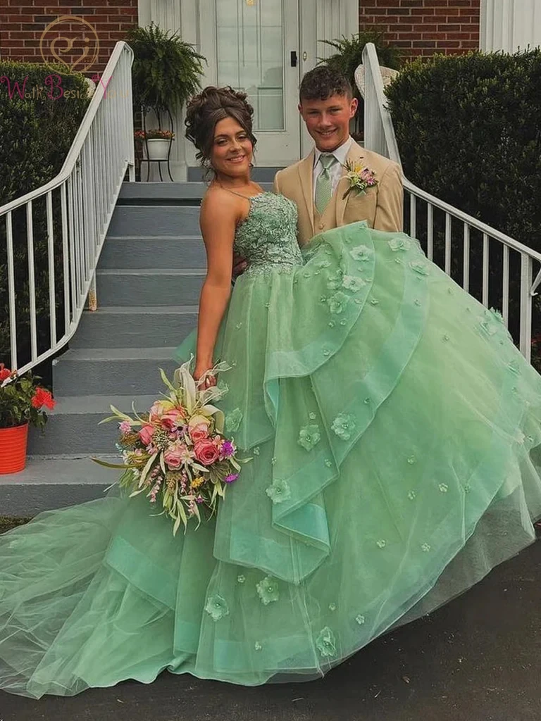 

Quinceanera Dresses Spaghetti Strap Ball Gowns Sweetheart Neck Sage Green Lace Appliques Floral Long Formal Evening Dresses