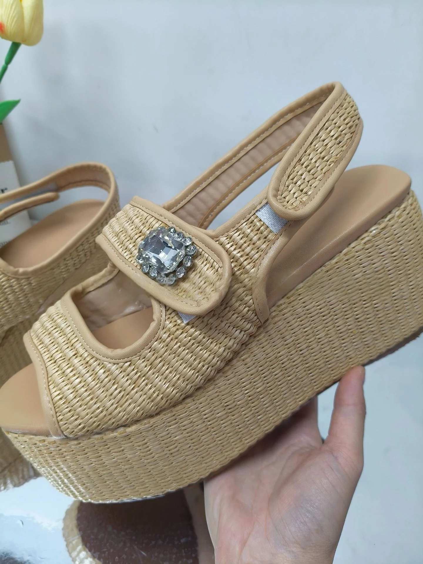 

Новые женские сандалии с открытым носком на толстой подошве, уличные плетеные сандалии со стразами и одним ремешком для отдыха, отдыха, отдыха, приморская обувь большого размера