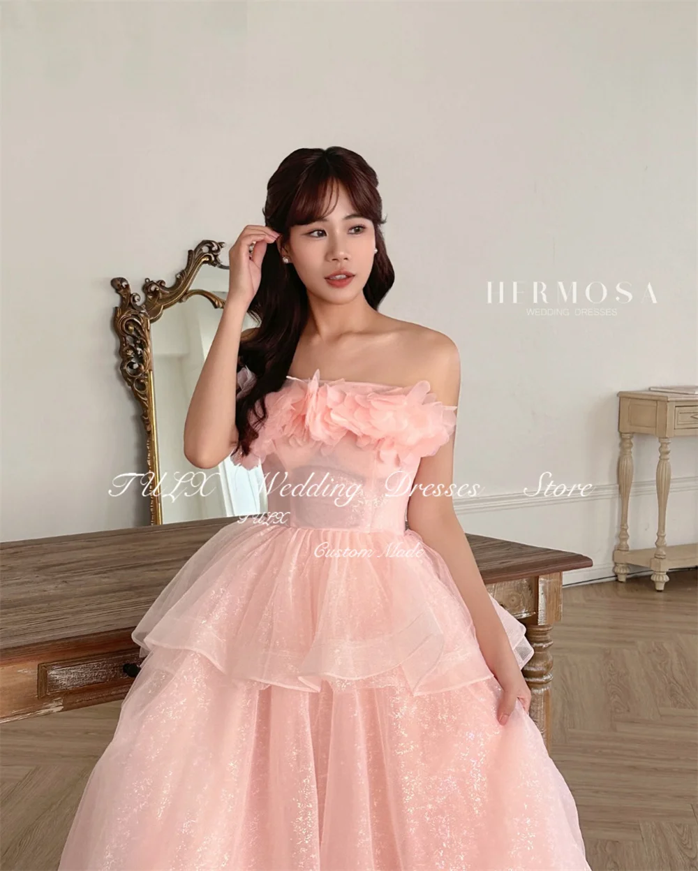 TULX Feenhaftes rosa glitzerndes Abendkleid Korea Fotoshooting Trägerloses Tüll-Hochzeitskleid Langes abgestuftes Korsettkleid Maßgeschneidert