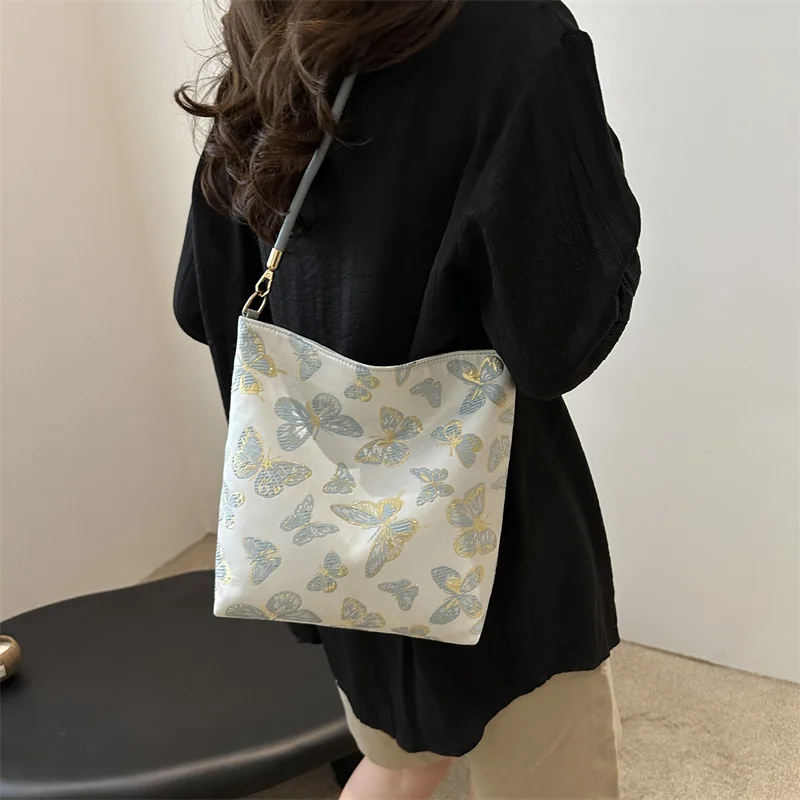 Tas Tangan Wanita Bordir Elegan Tas Bahu Kanvas untuk Penggunaan Sehari-hari Tas Jinjing Wanita Tas Selempang untuk Bepergian Tas Ketiak