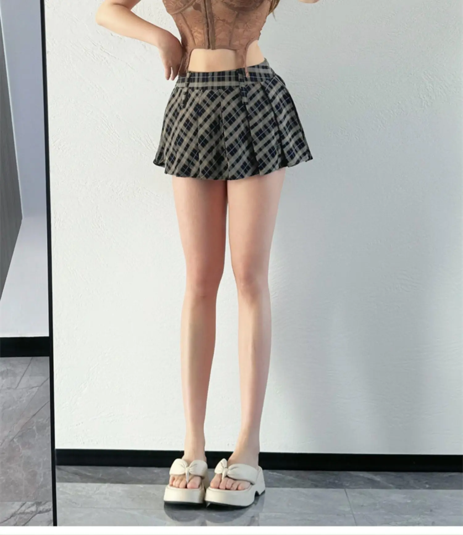 New 2024 Autumn Spicy Girl Retro Plaid Pleated Skirt Women College Style High Waisted Wrap Buttocks A-line Short Skirt UKB0