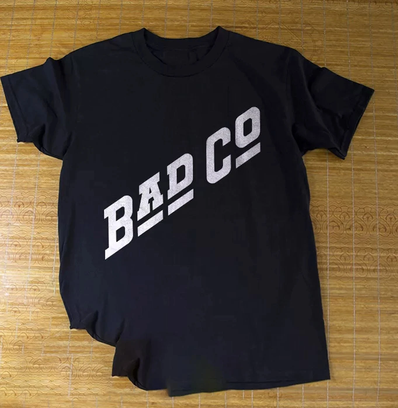 

Bad Company Logo Rock Band Black Unisex American Band Singer T-shirt Men Street Hip-hop Rock Short-sleeved Women Cotton Top