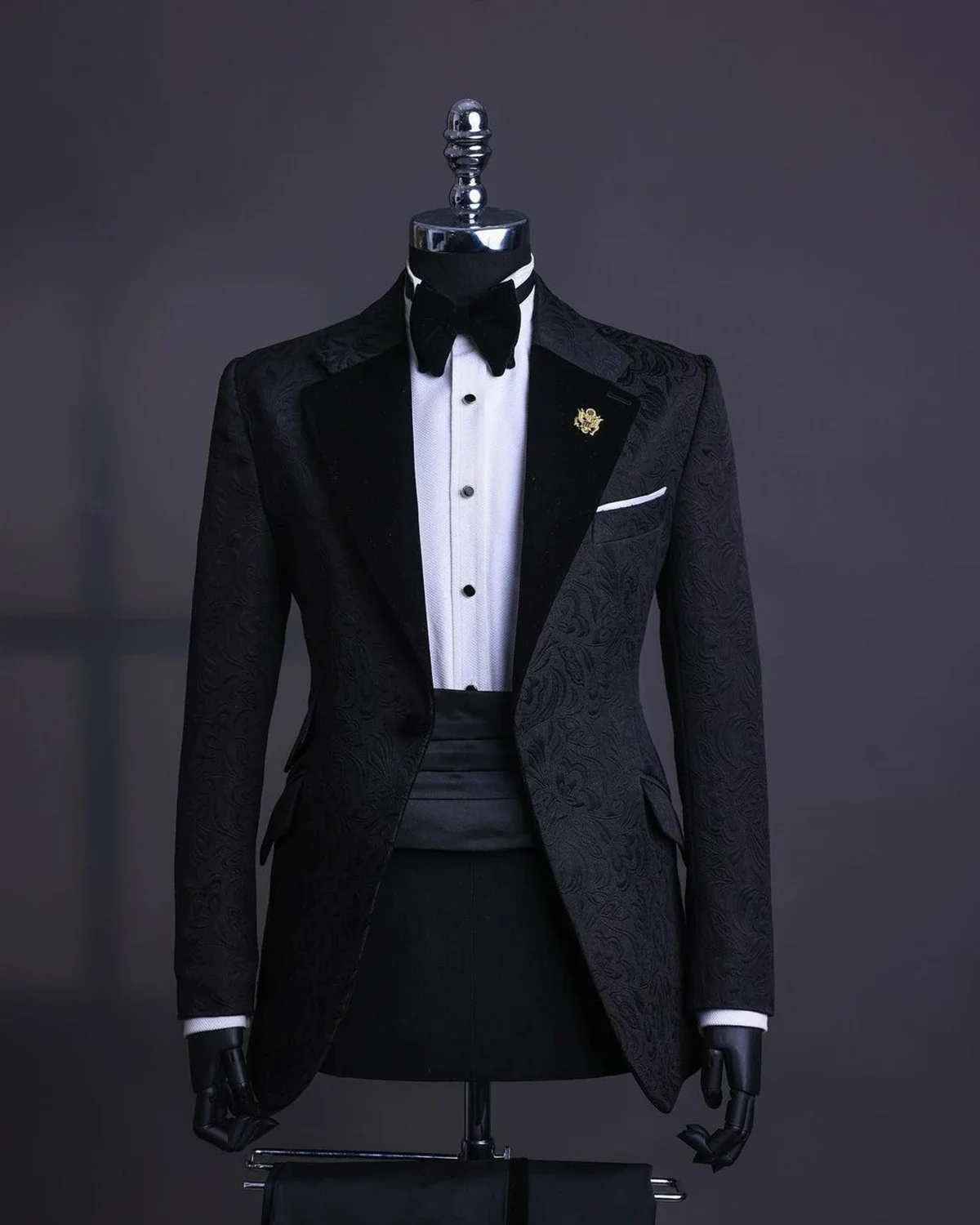 Men's Suits Tailored 2 Pieces Blazer Pants Peaked Velvet Lapel One Button Wedding Slim Custom Made Plus Size