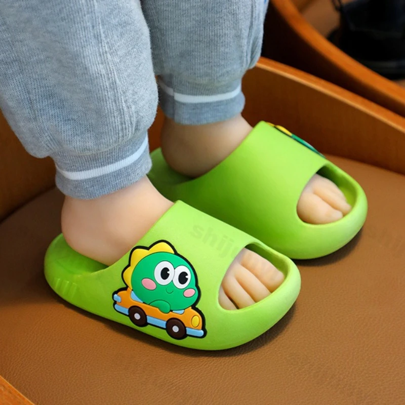 

Детские тапочки 2026: Новые летние мультяшные домашние тапочки для мальчиков и девочек, нескользящие, с мягкой подошвой, для ванной и дома