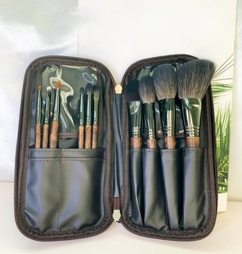 مجموعة فرش مكياج من شعر الماعز مكونة من 10 قطع - مجموعة فرش مستحضرات تجميل احترافية محمولة من الخشب الطبيعي لظلال العيون وأحمر الخدود وبودرة الوجه