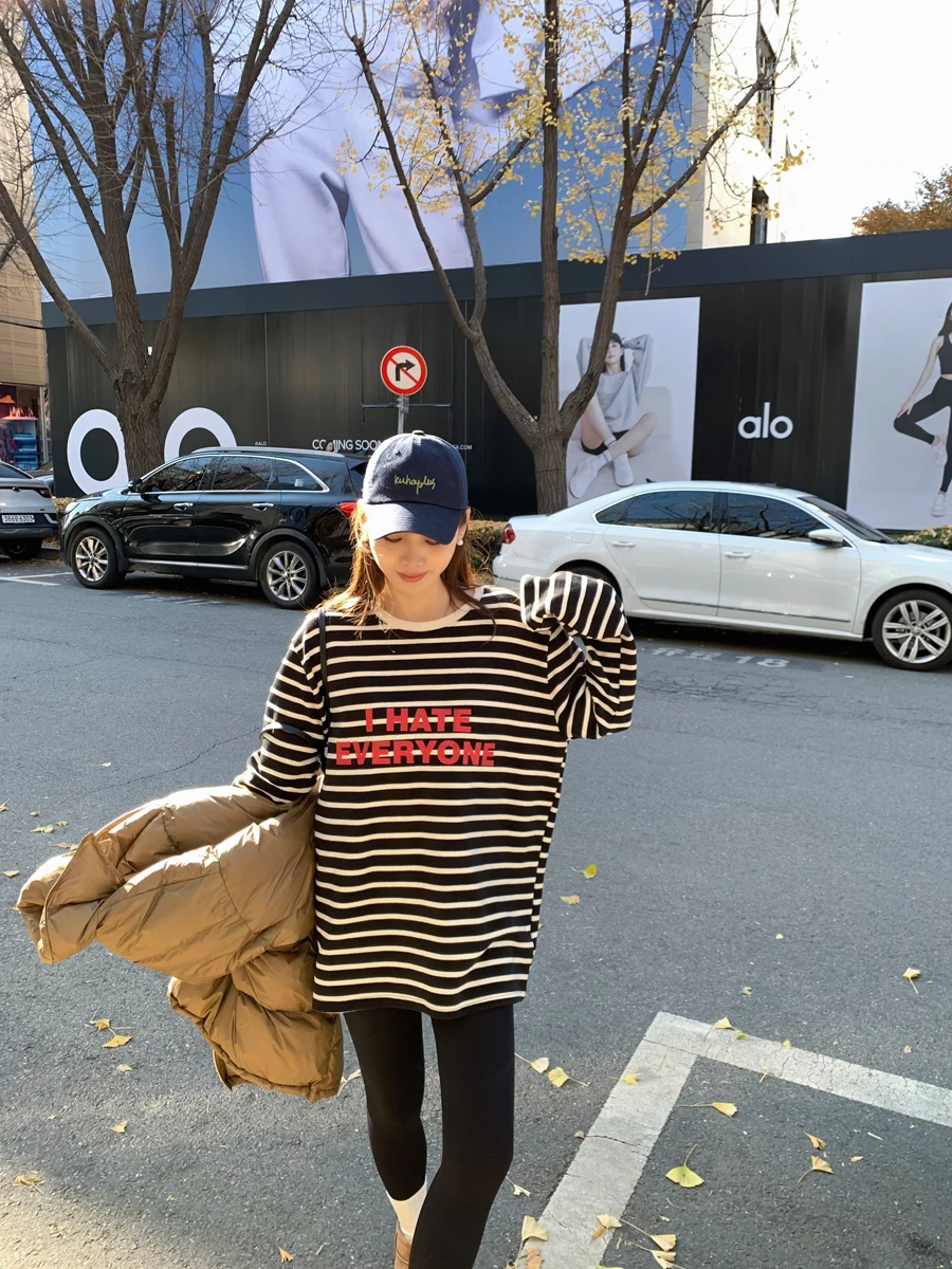 

Утепленная женская футболка с длинным рукавом, повседневная, универсальная, с принтом, полосками и надписями, удлиненный топ для весны