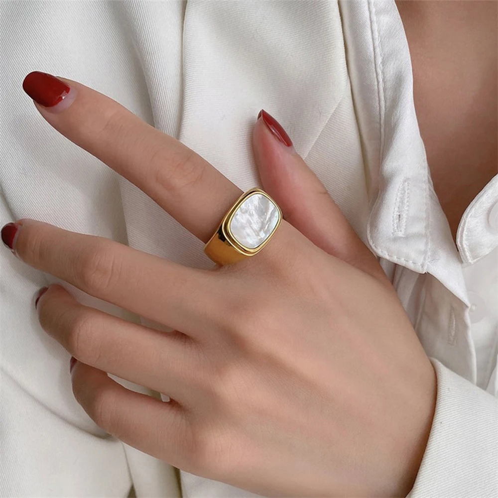 Vintage Chunky Square Shell Chubby Rings for Women White Gold Color Ladies Large Ring Party Delicate Jewelry Accessories Gift