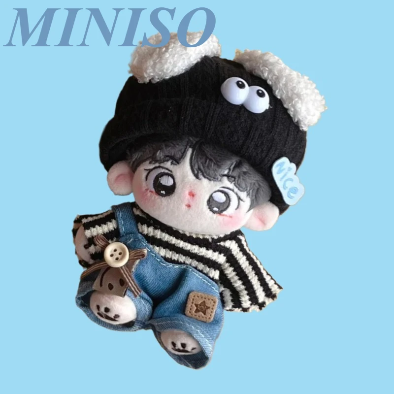 

MINISO Комплект одежды для кукол из хлопка 10 см с полосатой футболкой и джинсовым комбинезоном плюс шапочка для щенка - сменный наряд для куклы