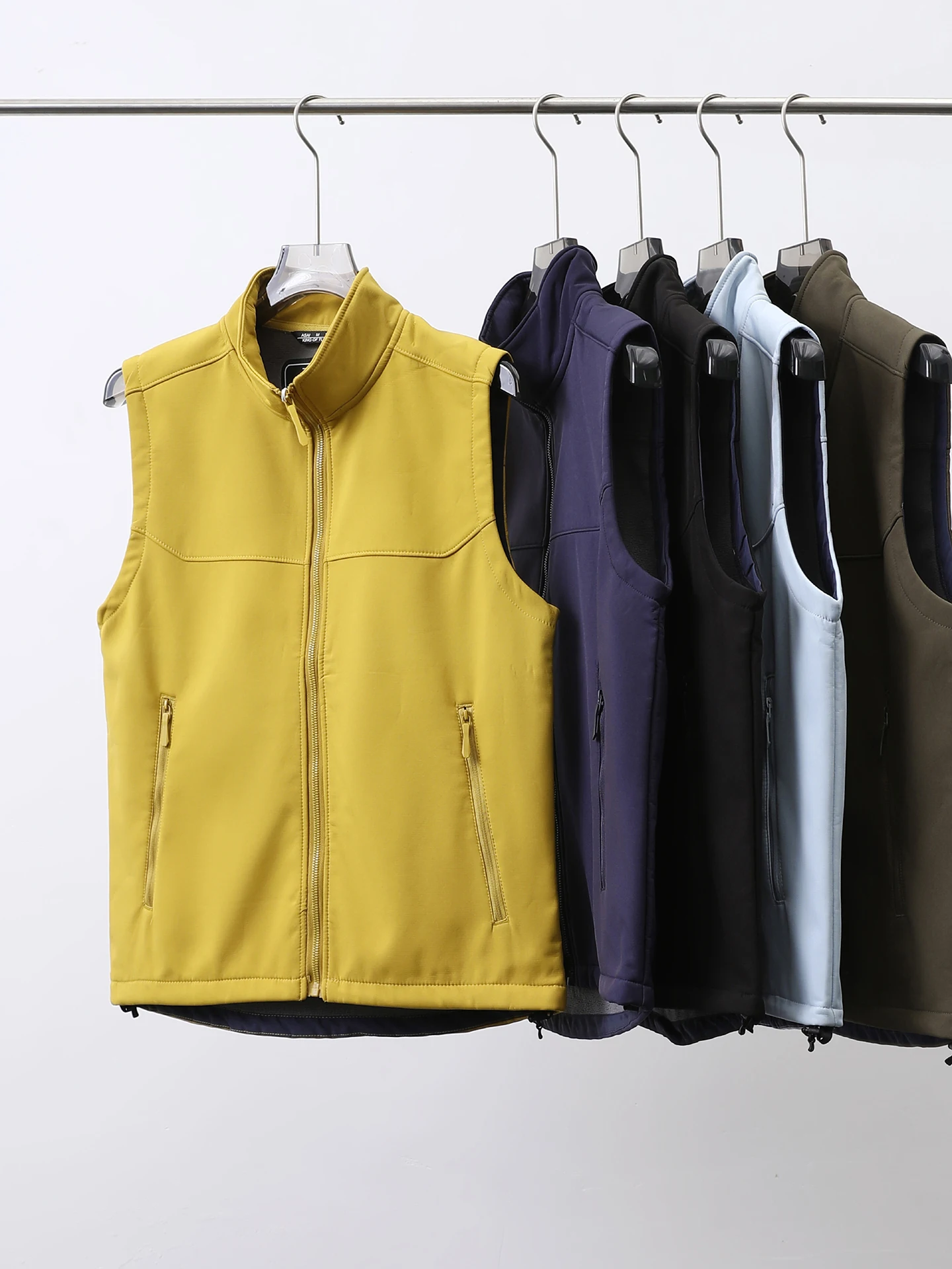 

Утепленный флисовый жилет с воротником-стойкой для активного отдыха, осенне-зимний, ветрозащитный, водоотталкивающий, теплый, для ношения как под верхней одеждой, так и поверх нее