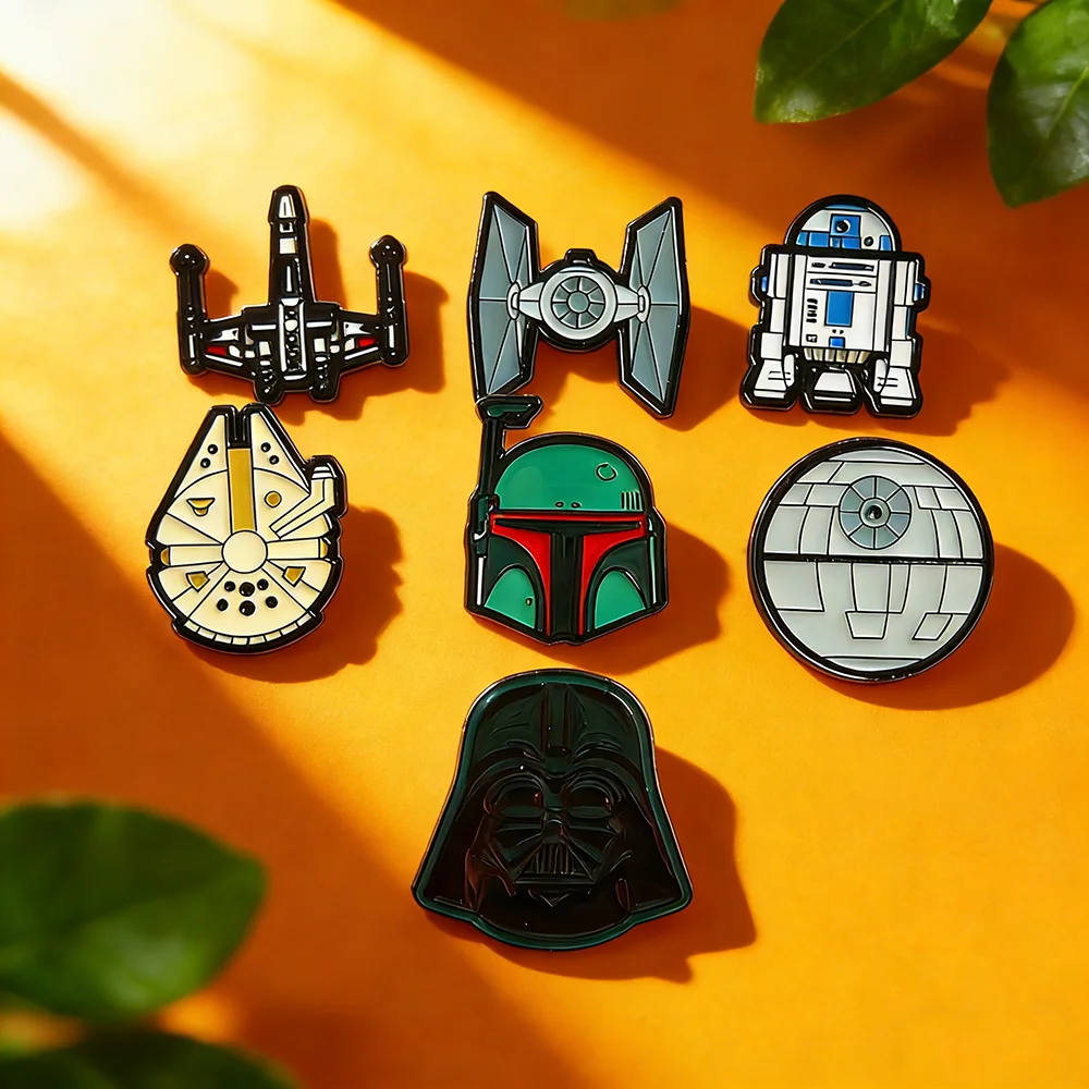 7 PCS Robot Brooch Metal Badge Pin Movie Merchandise for Students Backpack Decoration Gift