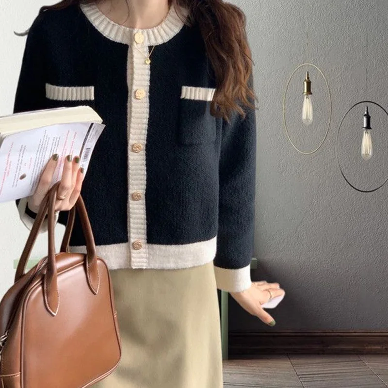 Women\'s Clothing Solid Buttons Cardigan Long Sleeve Sweet Temperament Office Lady Simplicity Autumn Winter Thin Pocket Sweaters