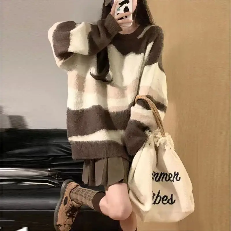 

Japanese Retro Striped Knitted Sweater Top for Autumn and Winter New Korean Version Loose Fitting and Age Reducing Women's Top