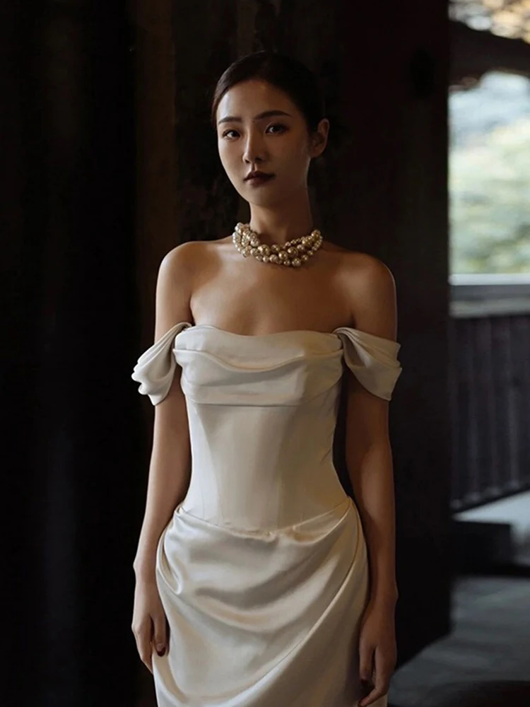 

Элегантное атласное свадебное платье на одно плечо для молодых женщин, с пышной юбкой, для свадьбы на открытом воздухе