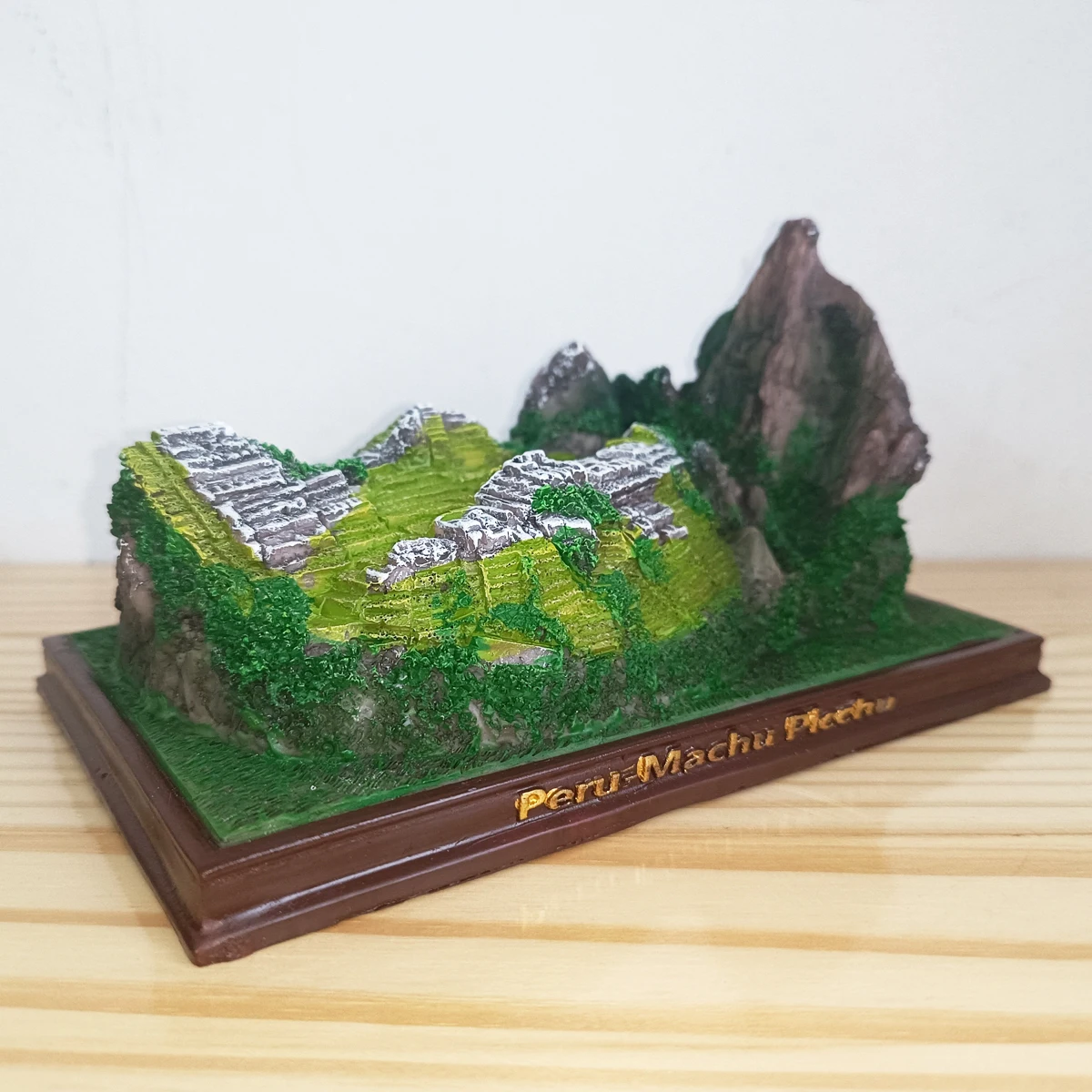 

Creative World Famous Building Landscape Peru Machu Picchu Figure Model Craft Room Desk Decor Collection