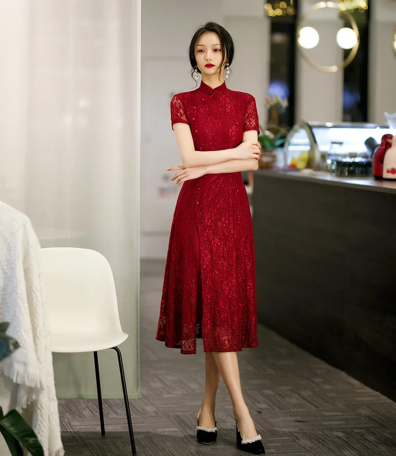 

Chinese Traditional Dress Improved Red Lace Front Slit Long Ao Dai Cheongsam Skirt 2023 Wedding Party Qipao For Women Plus Size