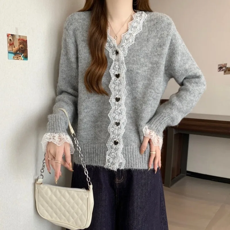 Cárdigan de punto con cuello en V y empalme de encaje de estilo coreano para mujer, suéter de manga larga con diseño de botones de corazón y temperamento, abrigo, Tops elegantes