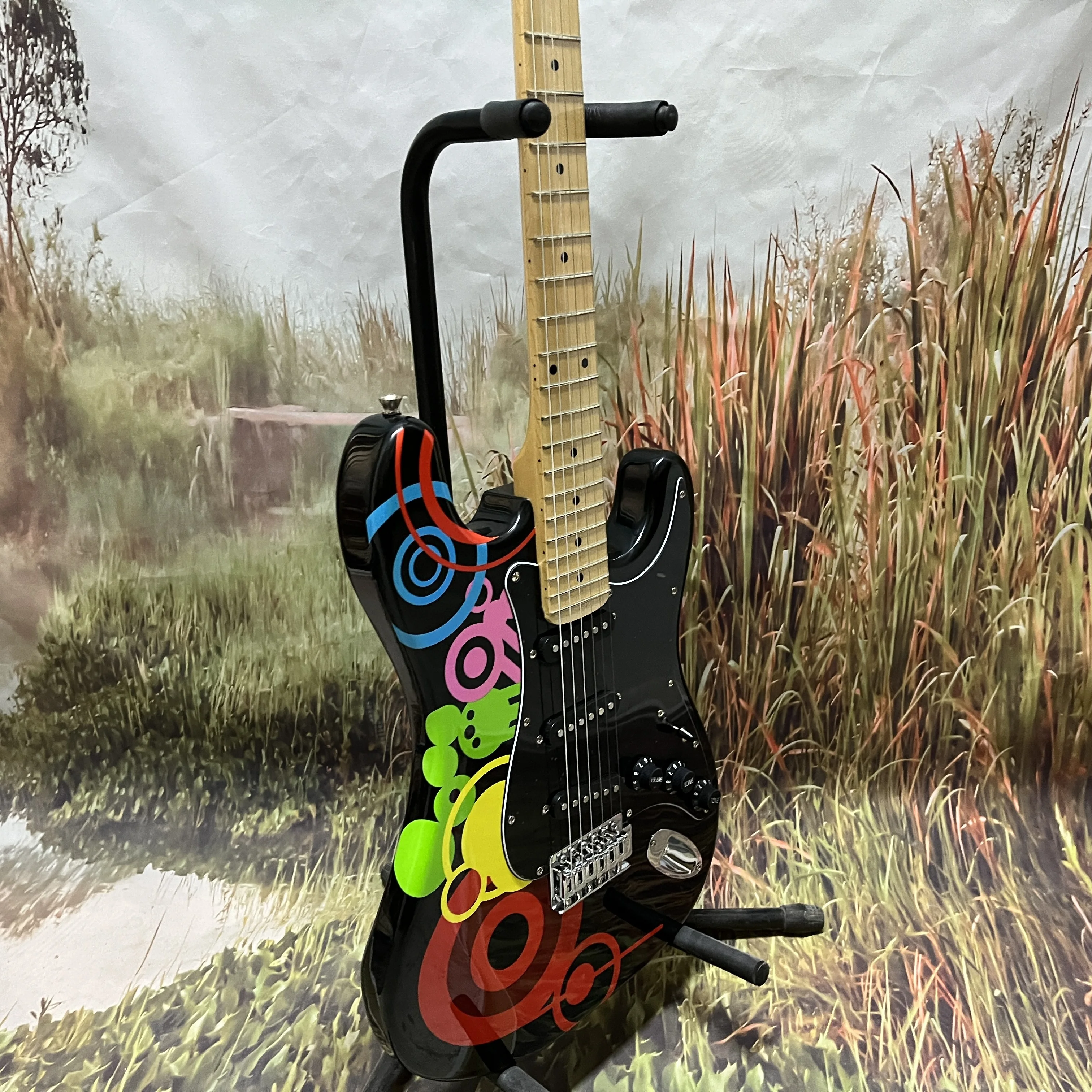 Vicers ST elektrische gitaar, kleurrijke graffiti stickers, 6snarige 22 frets, SSS pickup, rock jazzmuziek, gratis verzending uit voorraad