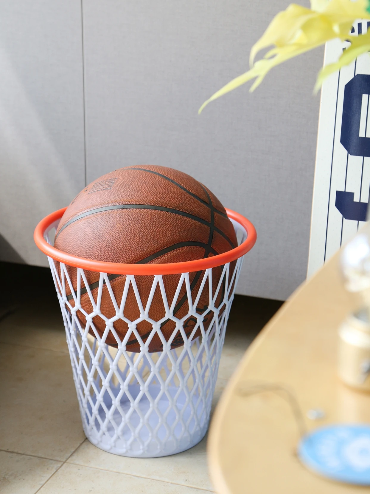 Basketball storage rack trash can toy storage bucket