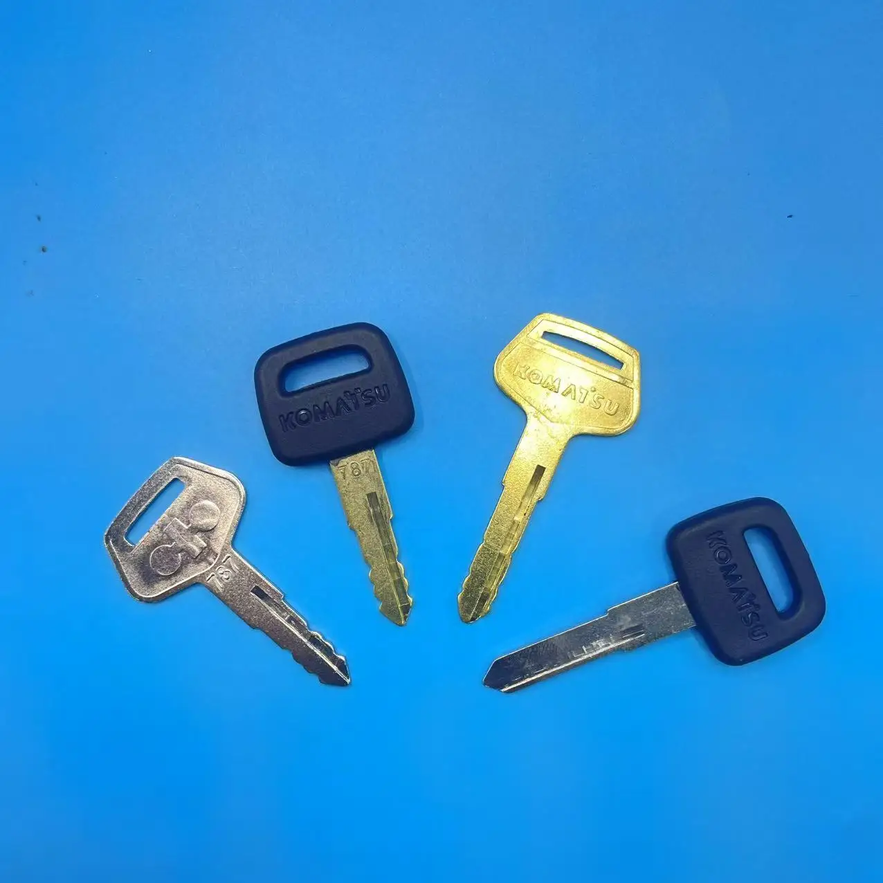 For Komatsu Key For PC60/120/130/200/210/220/300/360-6-7-8 Excavator Accessories