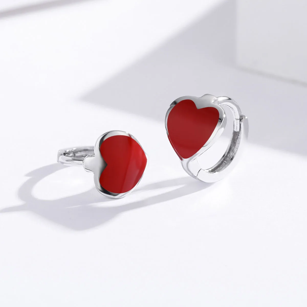 

Cute Red Peach Heart 925 Sterling Silver Loops Huggie Hoop Earrings For Women Girls Jewelry Aros Artes Ohrringe