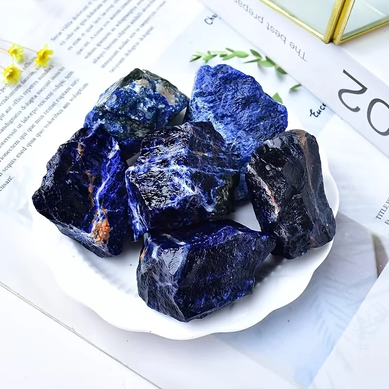 Piedra Natural de Sodalita de 100g - Espécimen Mineral Marmoleado Estilo Bohemio, Ideal para Manualidades, Decoración de Acuarios, Relleno de Jarrones
