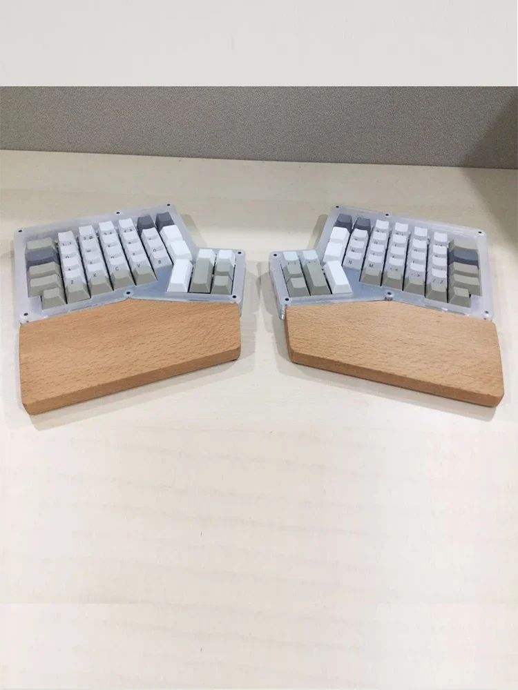 

Walnut Wood Custom Split Keyboard Hand Rest Ergonomic Gaming Desk Wooden Wrist Rest for Rainy75 Split Mechanical Keyboards Gift