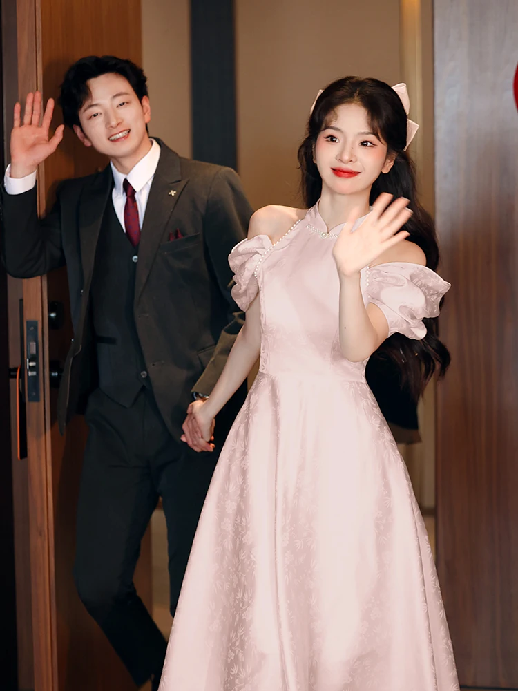 

Pink Wedding Dress One-Shoulder Style for Brides Traditional Chinese New Style Morning Robe Engagement Ceremony