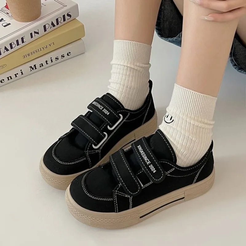 Black Canvas Sneakers Skate Shoes for Women Hook and Loop Suede Casual Shoes Girls Sneaker Tenies Zapatillas Hombre