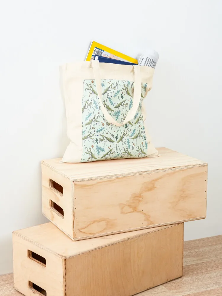 الصلاة مانتيس في الحديقة حمل حقيبة صديقة للبيئة حقيبة المتسوق امرأة المرأة المتسوق حمل الحقائب الجمالية