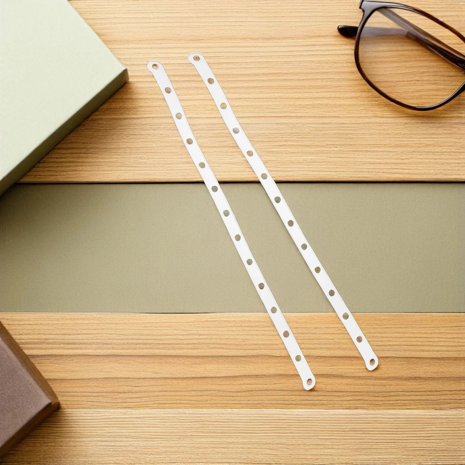 30Pcs Clothes Hanger Connecting Strips Heavy Duty Plastic Hooks for Wardrobe Clutter Free Clothing Display and Home Use