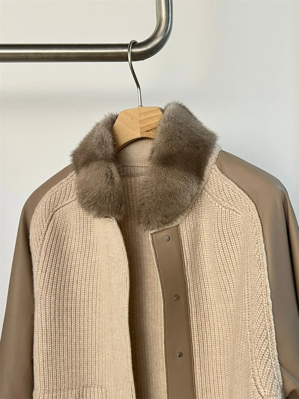 Women New Cashmere Patchwork Sheepskin Jacket With Luxury Removable Mink Collar Coat