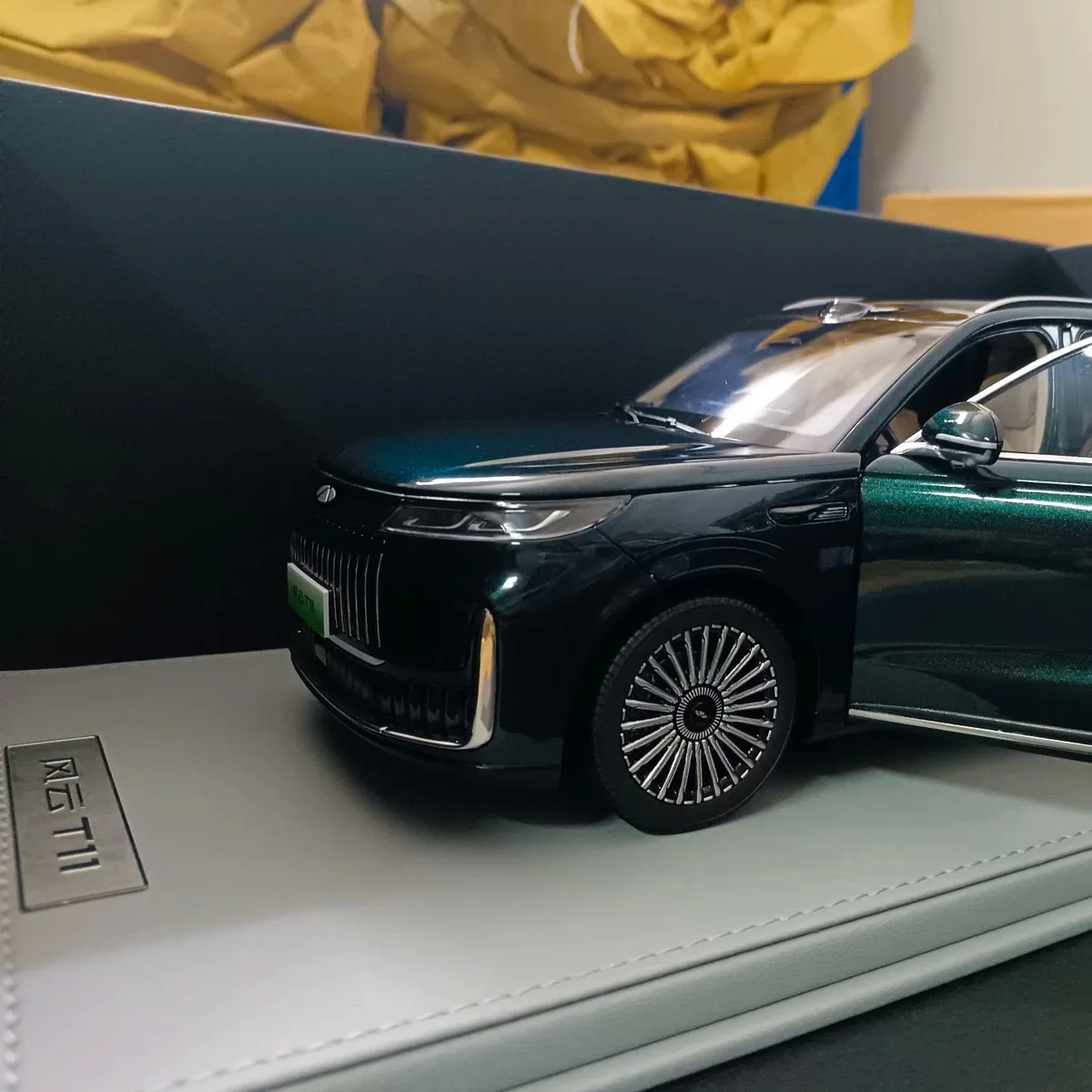 Exlantix E02,Alloy Miniatures,Metal Die-cast Desktop Ornaments,OMODA 11,Car Model,FULWINE T11,Collection Display,1: 18