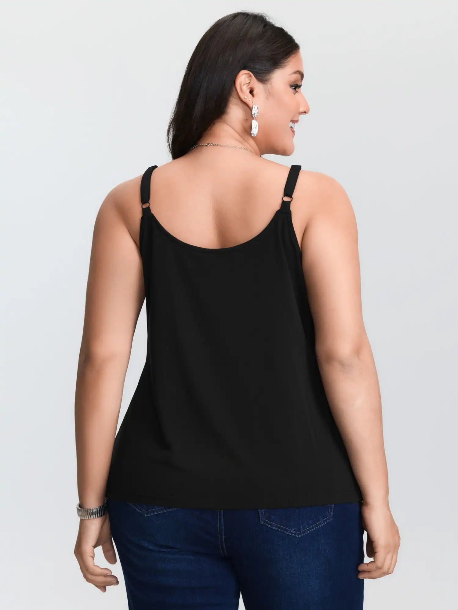 Schwarzes, gestricktes Tanktop in Übergröße, mit einem V-Ausschnitt aus kontrastfarbigem Netzstoff und dünnen Spaghettiträgern, normale Länge. – Detail 2