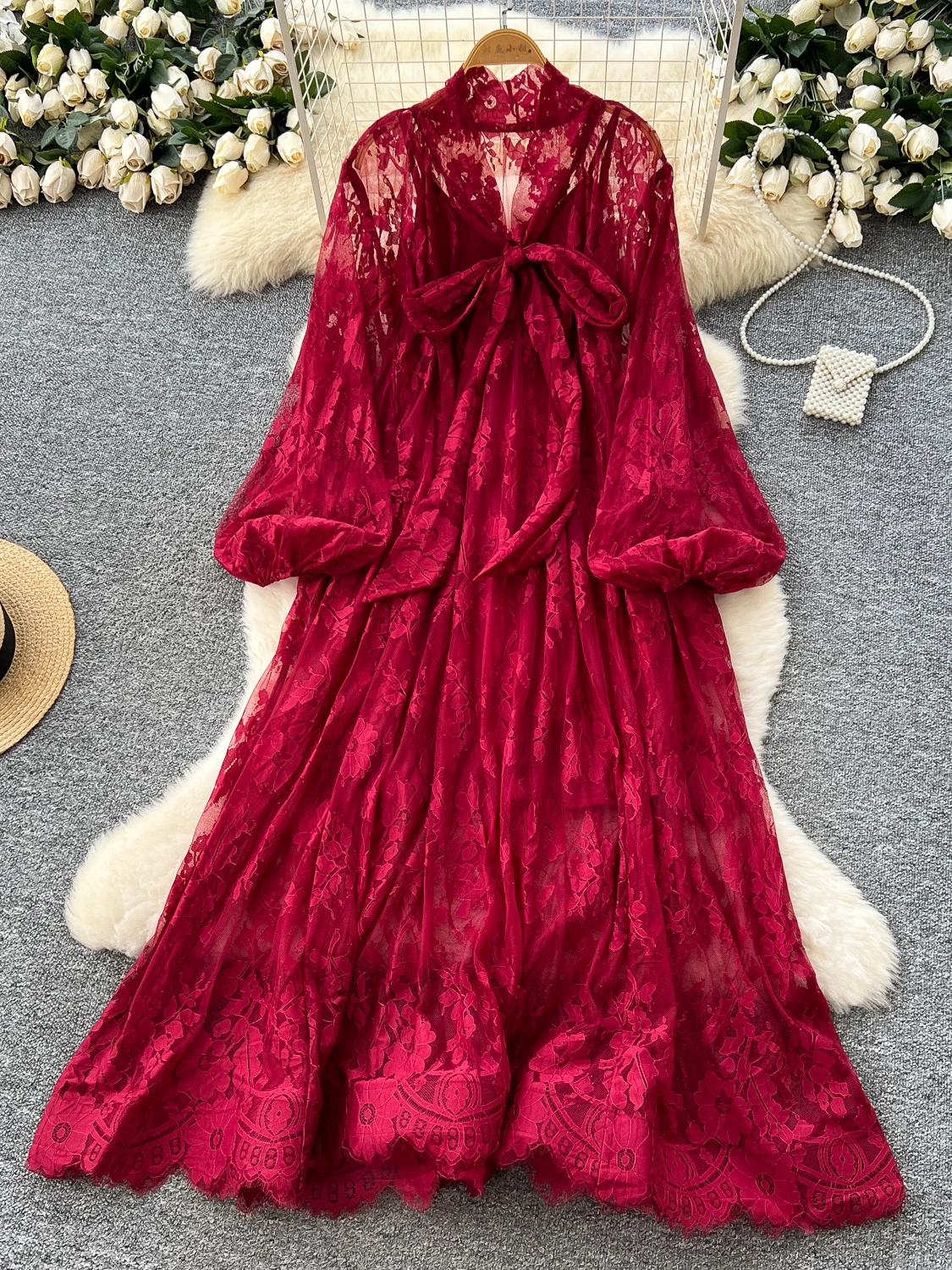 エレガントなVネックレースドレス、蝶ネクタイ付きランタンスリーブ、ゆったりとしたスリムロングスカート、女性用フレンチスタイル、ハイウエスト、ポリエステル繊維