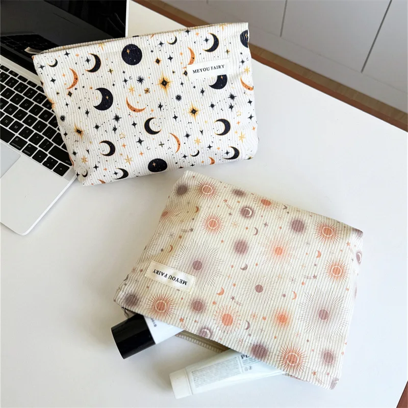 

Косметичка из вельвета с принтом звезд и луны, большая вместительная сумка на молнии, портативный дорожный органайзер для макияжа, пылезащитный мешочек для женщин