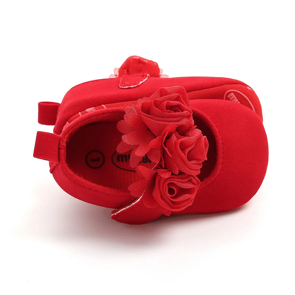 زوج واحد من أحذية الرقص للفتيات باللون الأحمر مع حزام برباط، عصرية ومريحة لممارسة الباليه والرقص